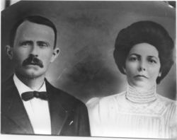 /images/granpalewiswedding_250x198.jpg